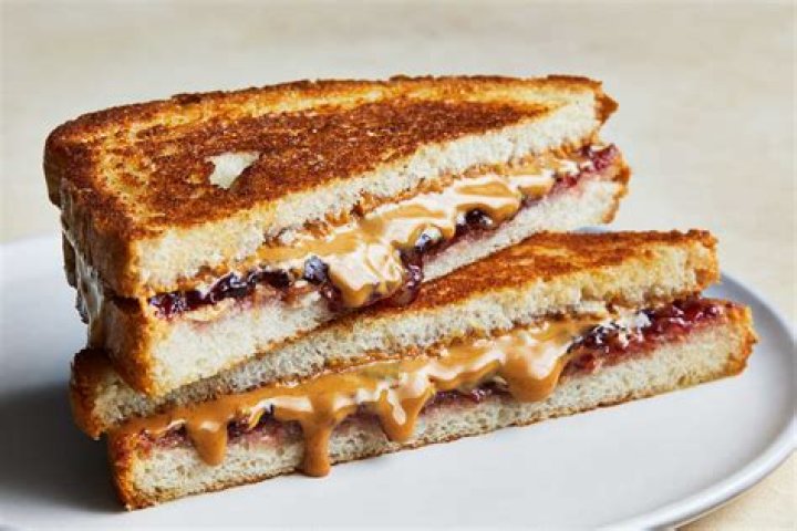 Is peanut butter and jam sandwich healthy?