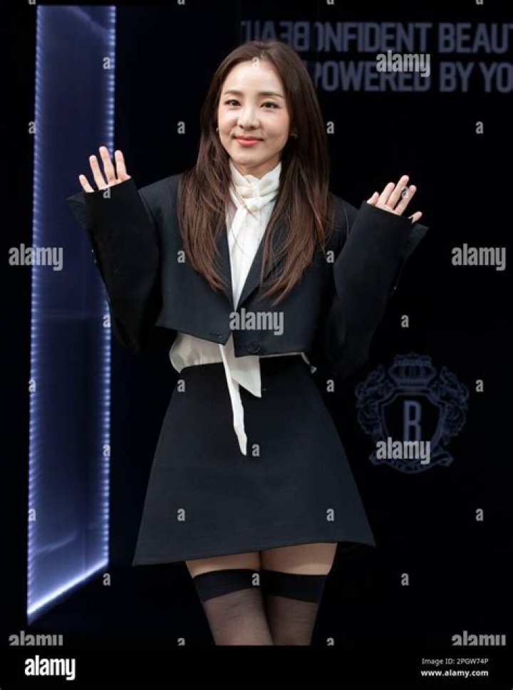 Is Sandara Park member of BLACKPINK?