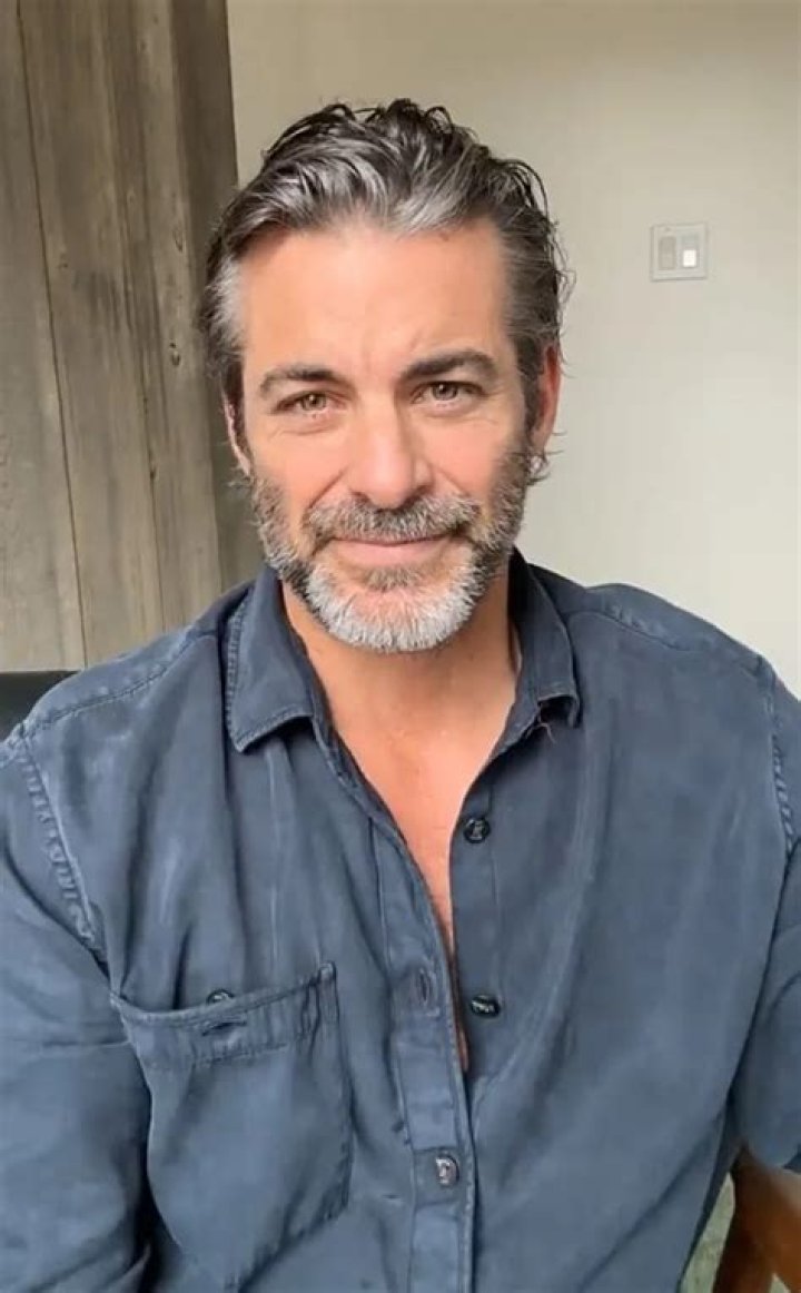 Is the mystery man on GH Curtis father?