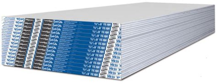 Is there fiberglass in drywall?