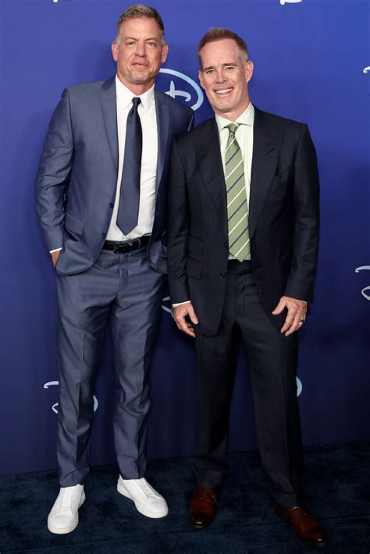 Is Troy Aikman leaving Fox?