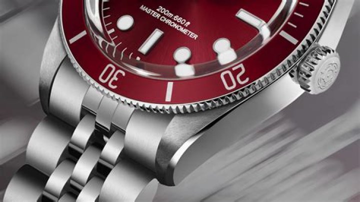 Is Tudor Black Bay a dress watch?