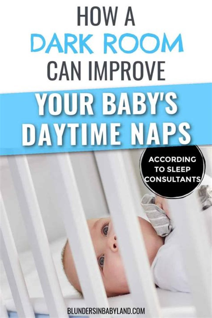 Should babies nap in a dark room?