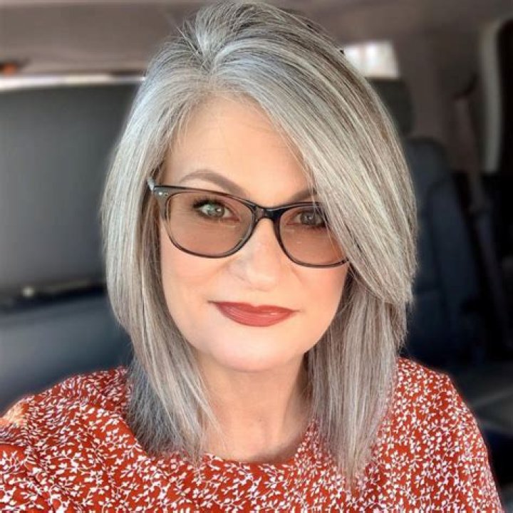 Should gray hair be layered?