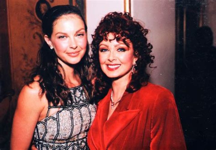 Was Naomi Judd married to Wynonna Judd's father?