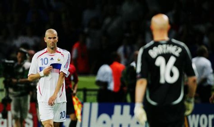 What age did Zidane retire?