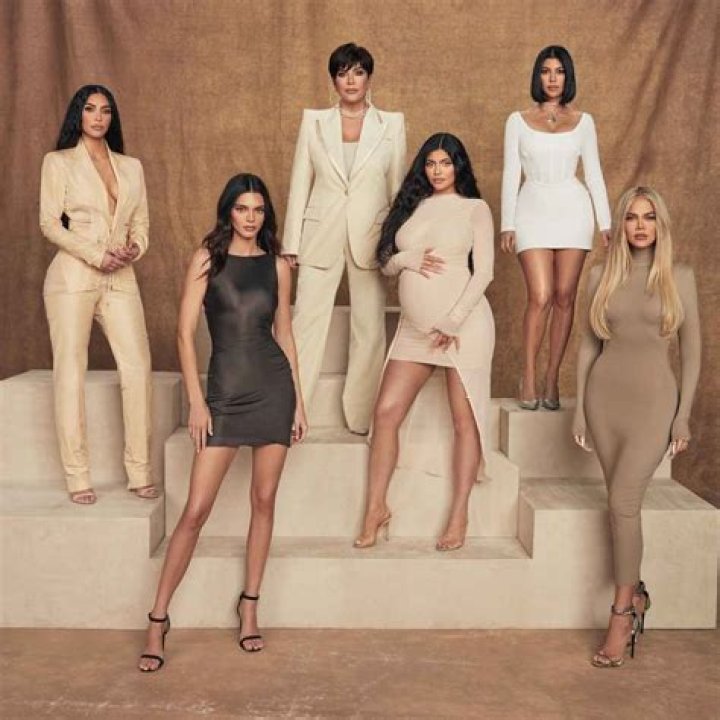 What brands do Kardashians wear?