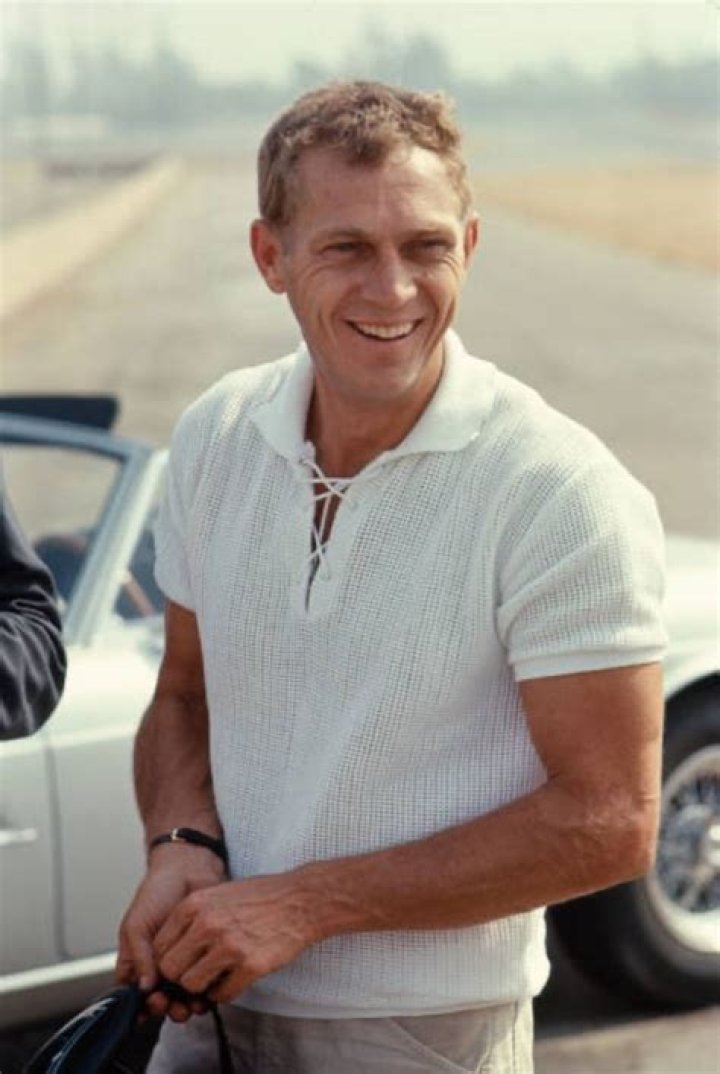 What car was Steve McQueen driving when he died?