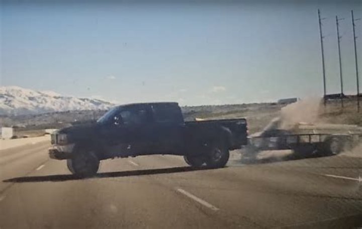 What causes fishtailing with a trailer?