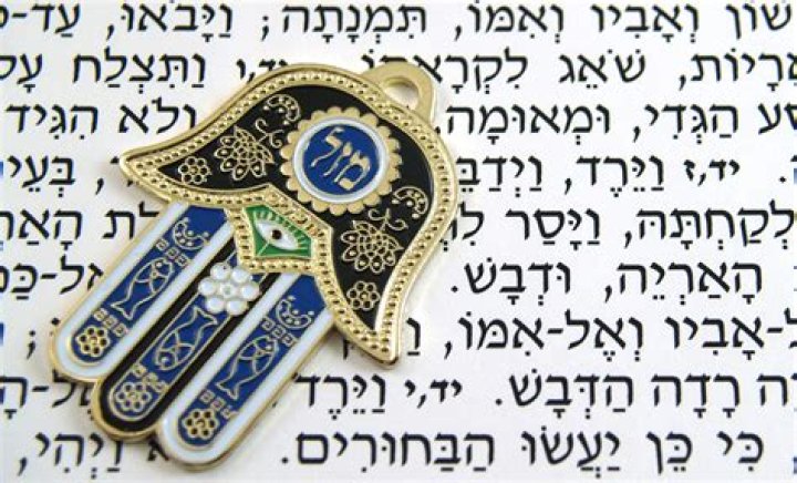 What color is the Hamsa hand?