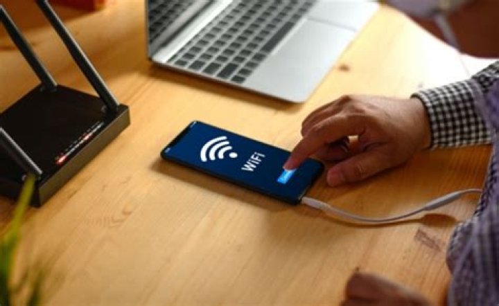 What devices should be on 2.4GHz and 5GHz?