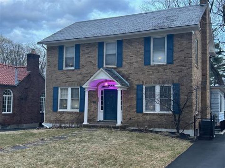 What do purple porch lights mean?