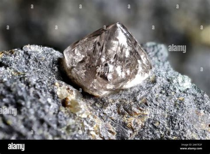 What does a burnt diamond look like?
