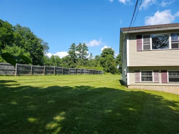 What does a raised ranch mean?