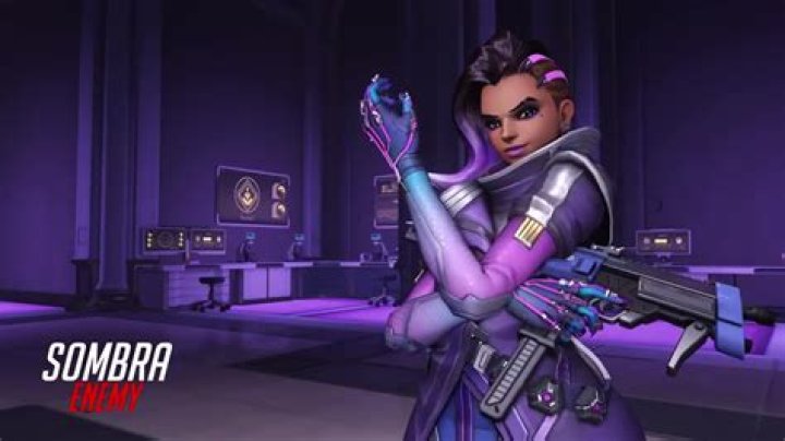 What does Sombra say in her ult?