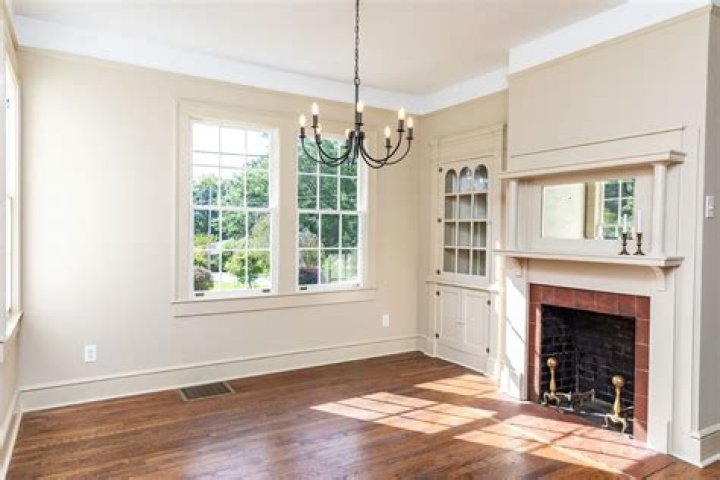 What finish should white walls be?