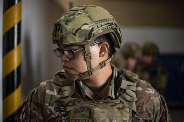 What helmets do the US Army use?