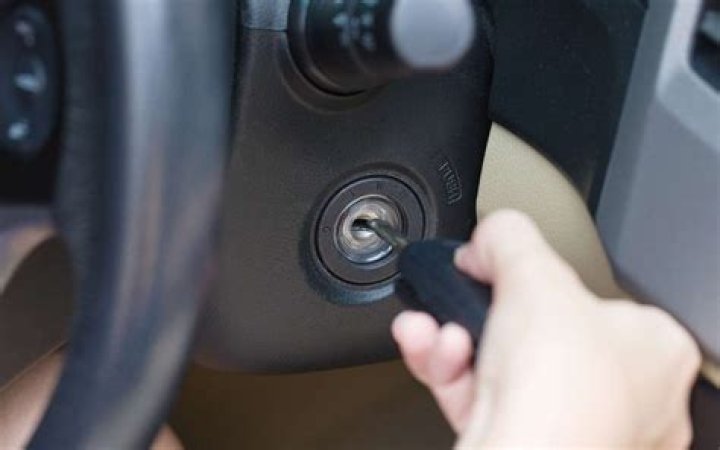 What is a transponder key?