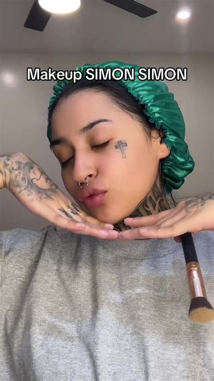 What is Chicana makeup?