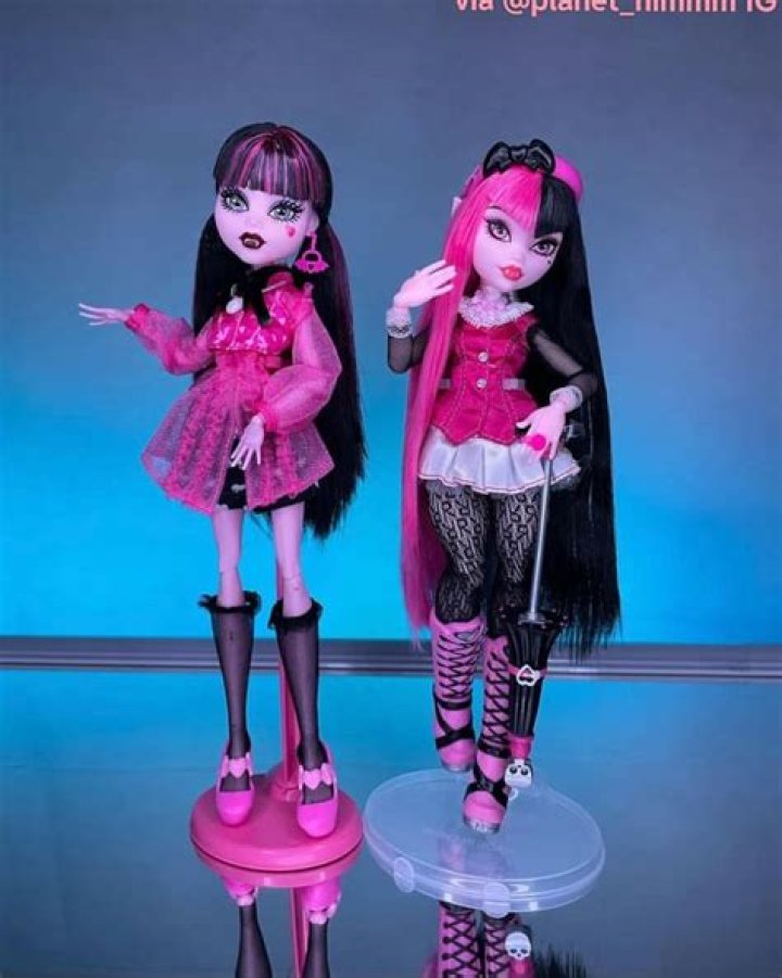 What is draculaura's full name?