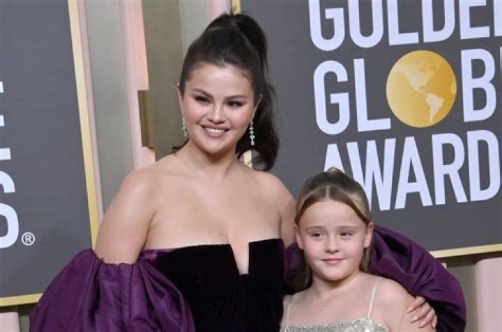 What is Selena Gomez sister name?