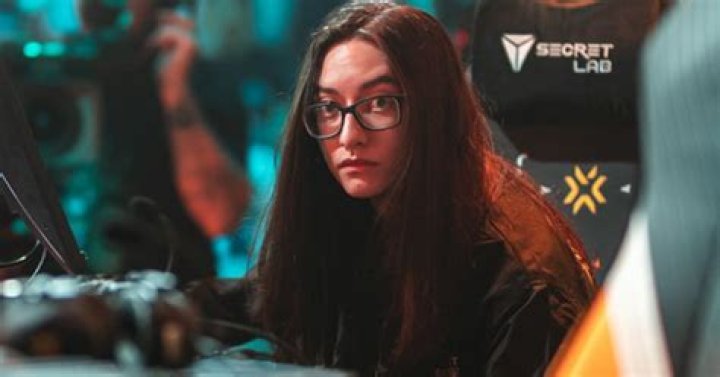 What is sinatraa's Valorant Sens?