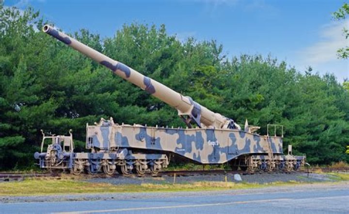 What is the biggest artillery gun ever?