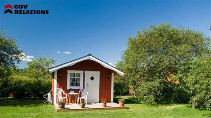 What is the income limit for low income housing in California?