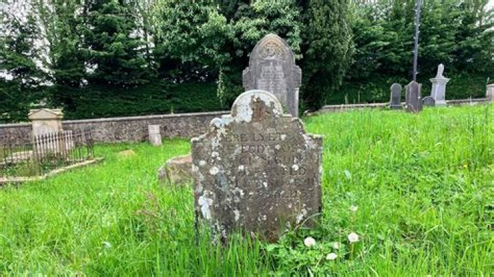 What is the oldest grave?