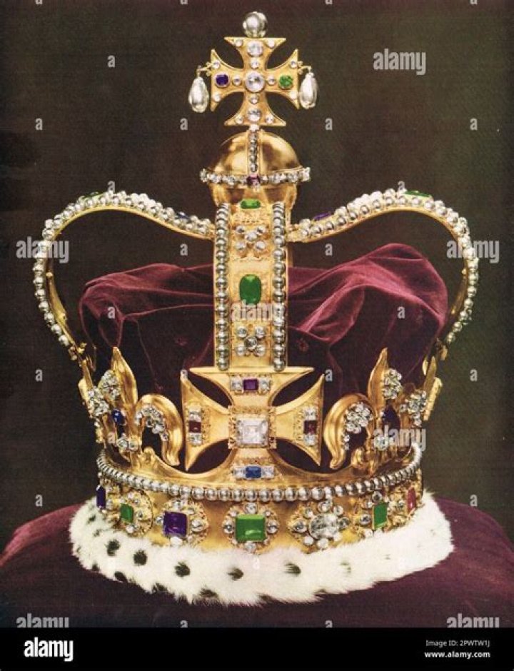 What is the oldest piece in the Crown Jewels?