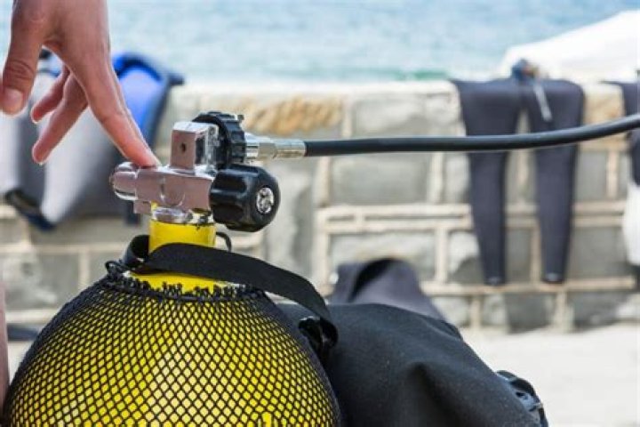 What kind of compressor do you need to fill scuba tanks?