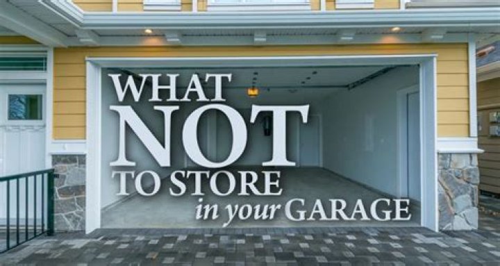 What kind of food can store in the garage?