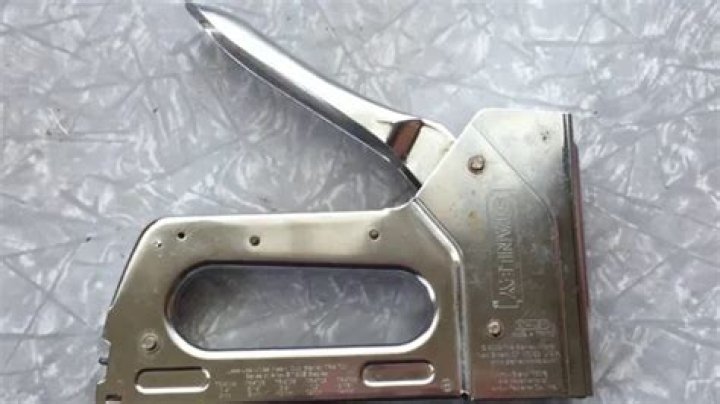 What size are staple gun staples?