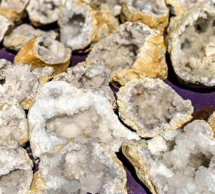 What will cut a geode?