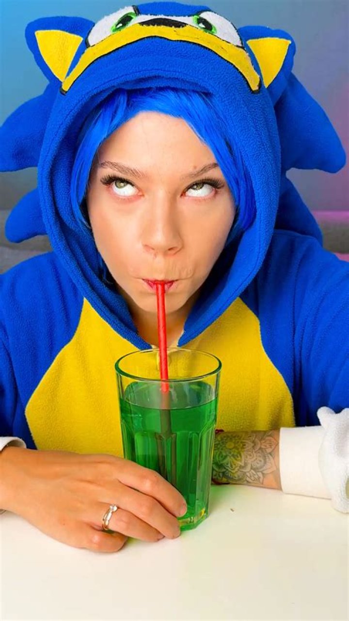 Where do you rub a cat?