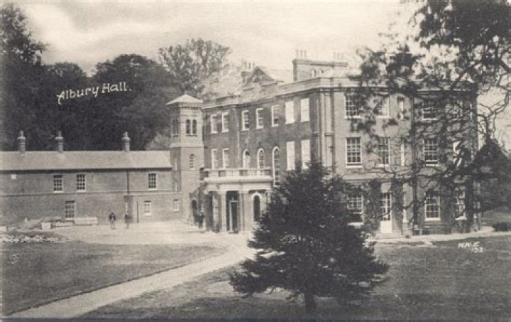 Where is Albury hall in Bridgerton?