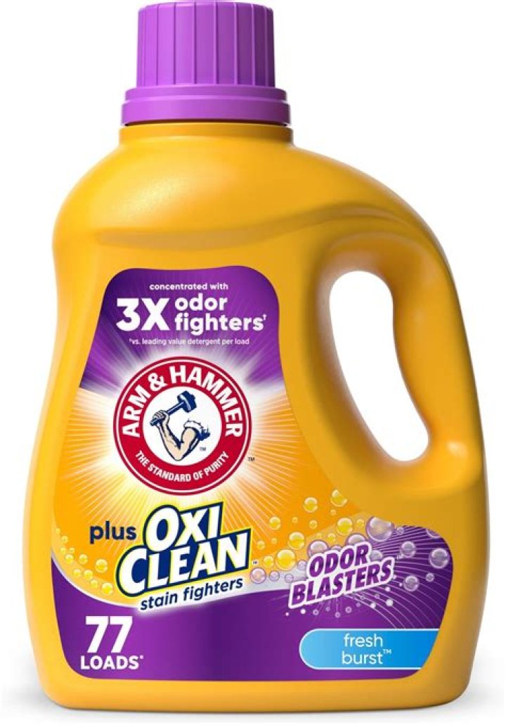 Which is better bleach or OxiClean?