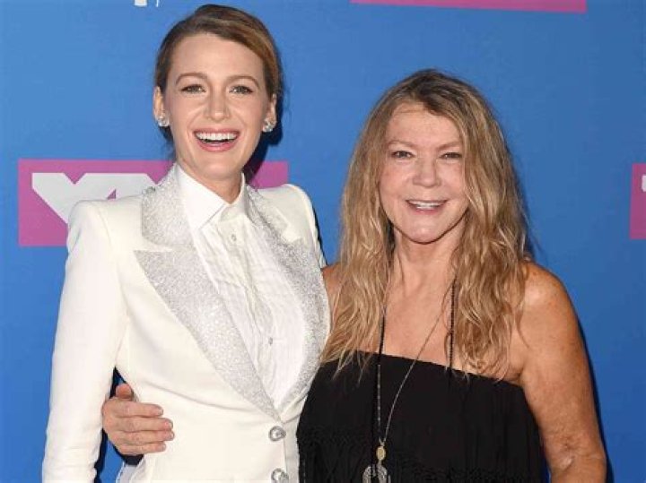 Who are Blake Lively's siblings?