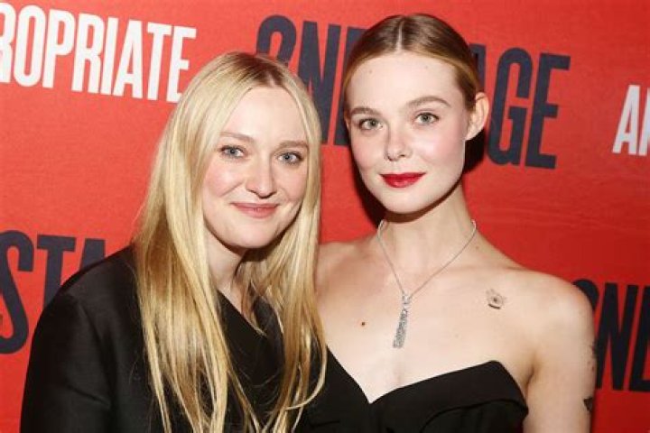 Who are Elle Fanning's parents?