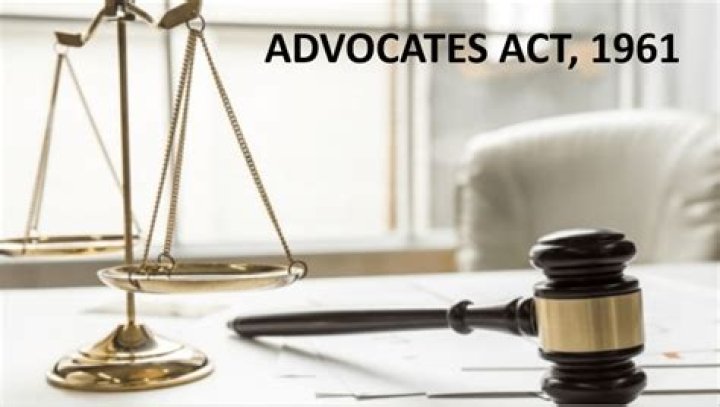 Who can be an advocate under the Advocates Act 1961?