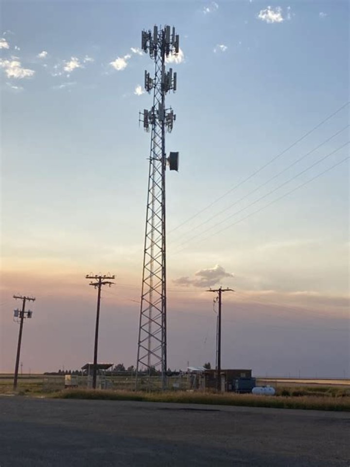 Who does T-Mobile use for Towers?