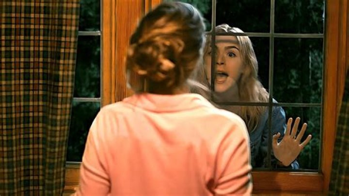 Who goes to the first look?