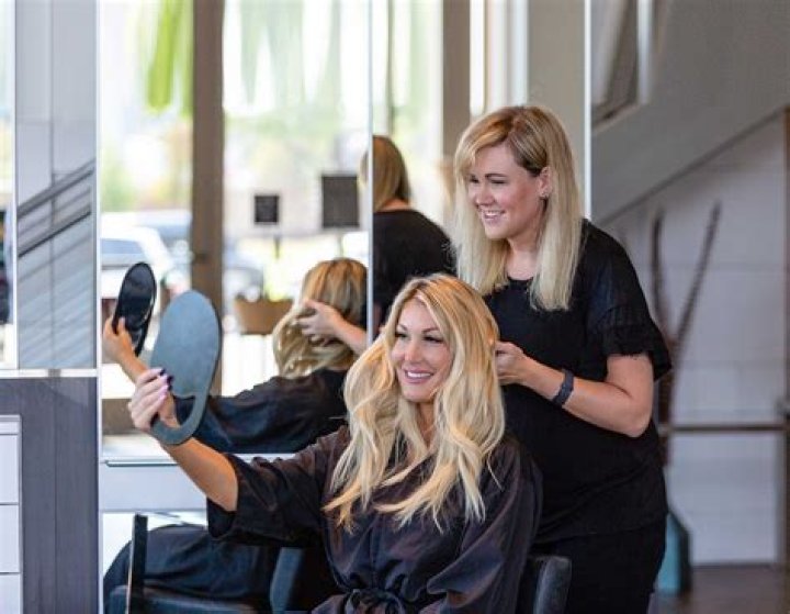 Who is the world best hair stylist?