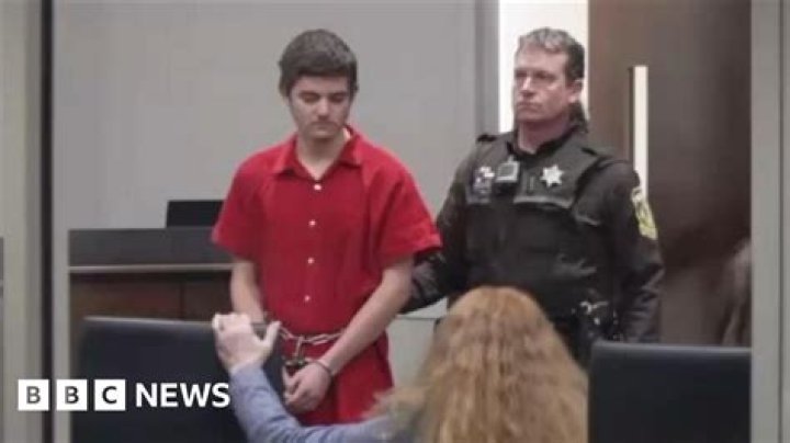 Who kills cage in the 100?