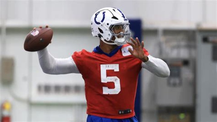 Why did Carli Lloyd switch her jersey?