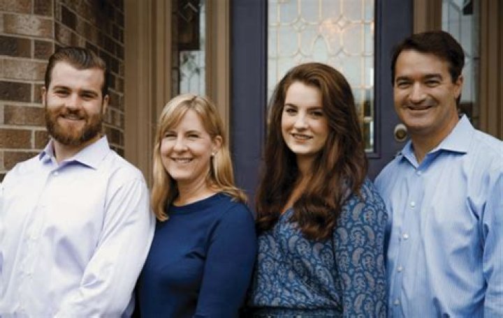 Why did Melissa and agent McCall divorce?