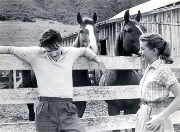 Why did Rosaria become a nun?