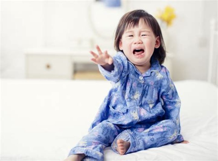 Why do 1 year olds scream at bedtime?