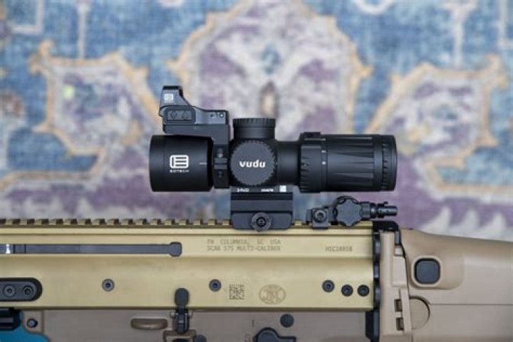 Why does SOCOM use EOTech?