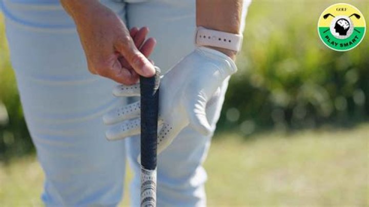 Why doesn't Fred Couples wear a glove?